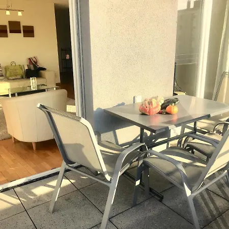 Close To Unil Epfl, Spacious And Modern ! דירה לוזאן
